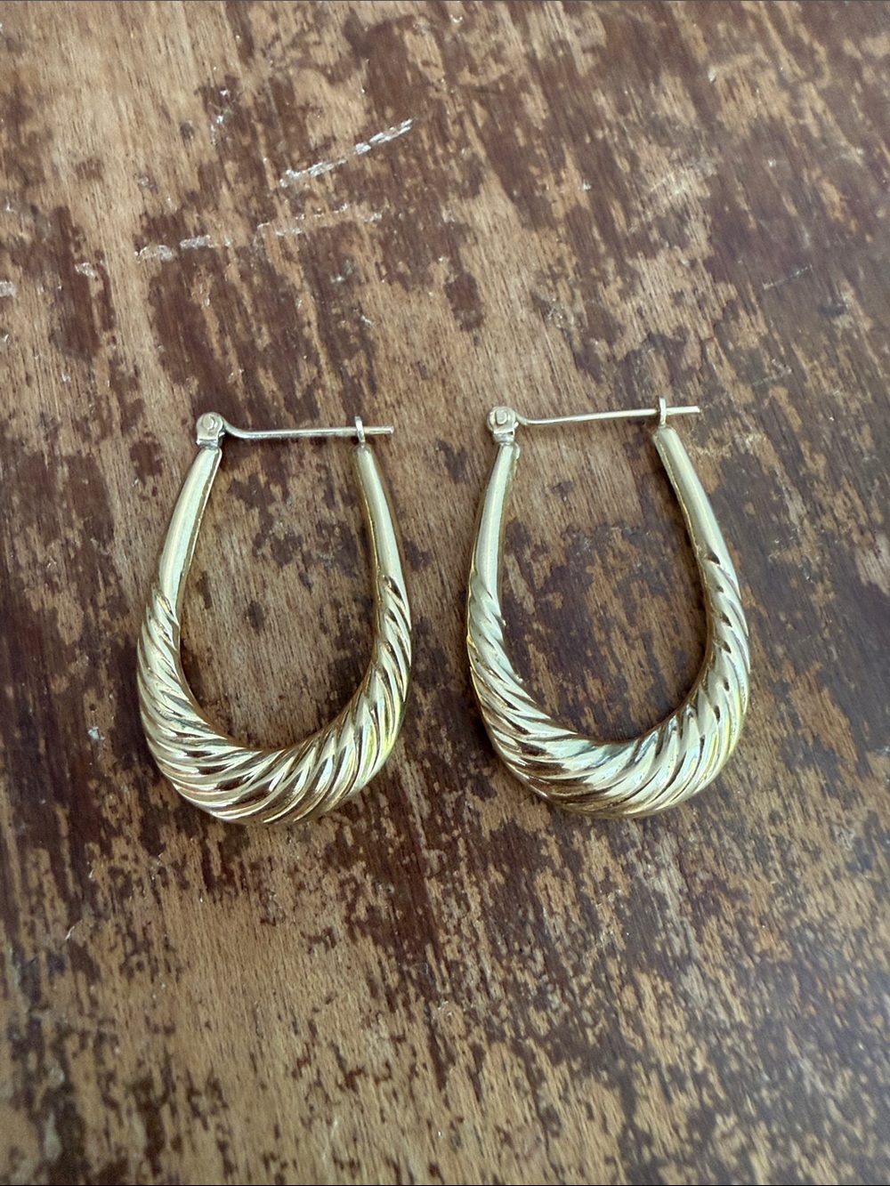Vintage 14K Gold “Shrimp” Hoop Earrings